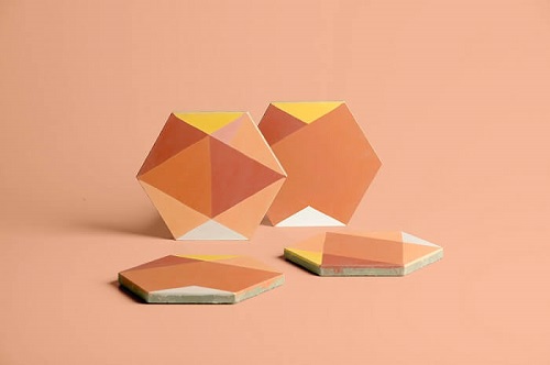 carreaux de ciment orange designés par Eli Gutierrez et fabriqués par Cimenterie de la Tour